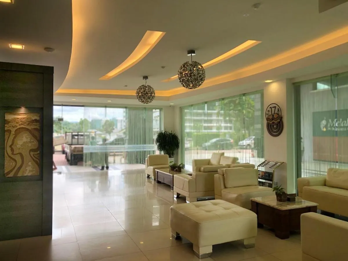 Hotel 17 كوتا كينابالو 3*,