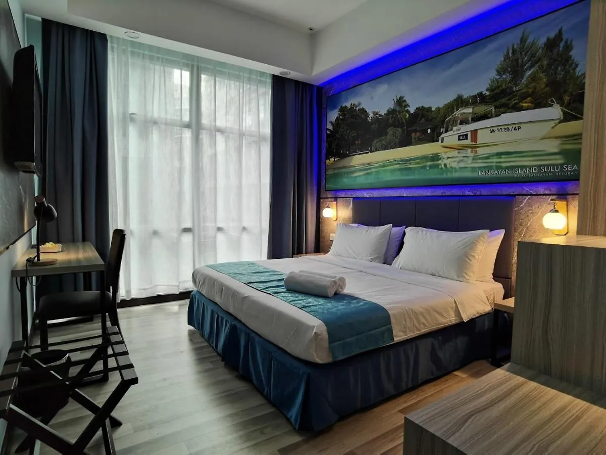 Hotel 17 كوتا كينابالو