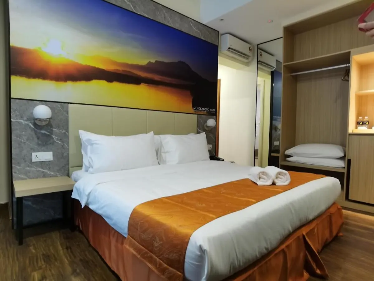 Hotel 17 كوتا كينابالو