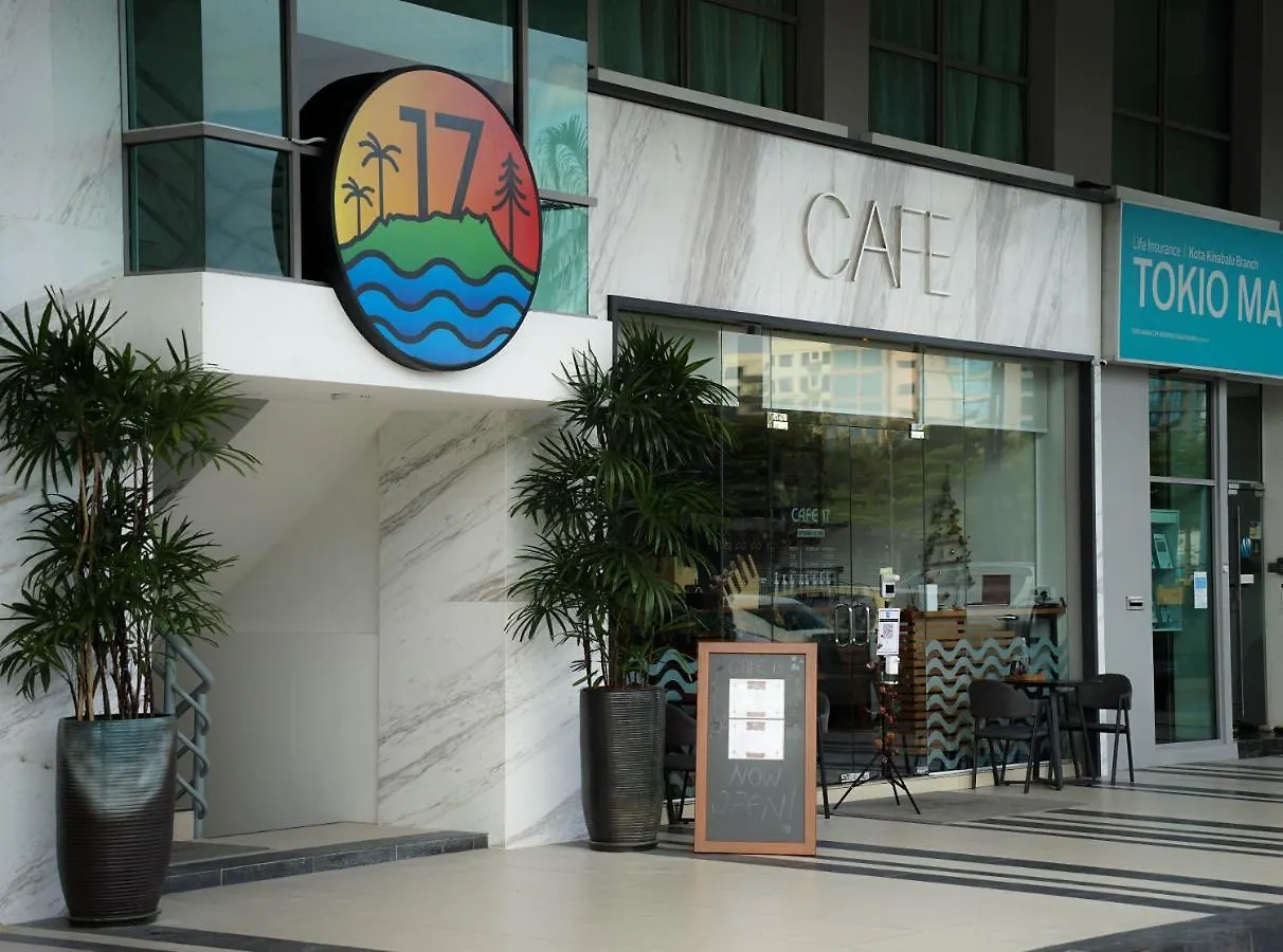 Hotel 17 كوتا كينابالو