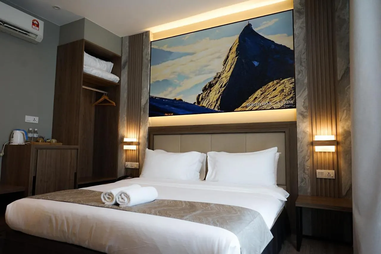 Hotel 17 كوتا كينابالو