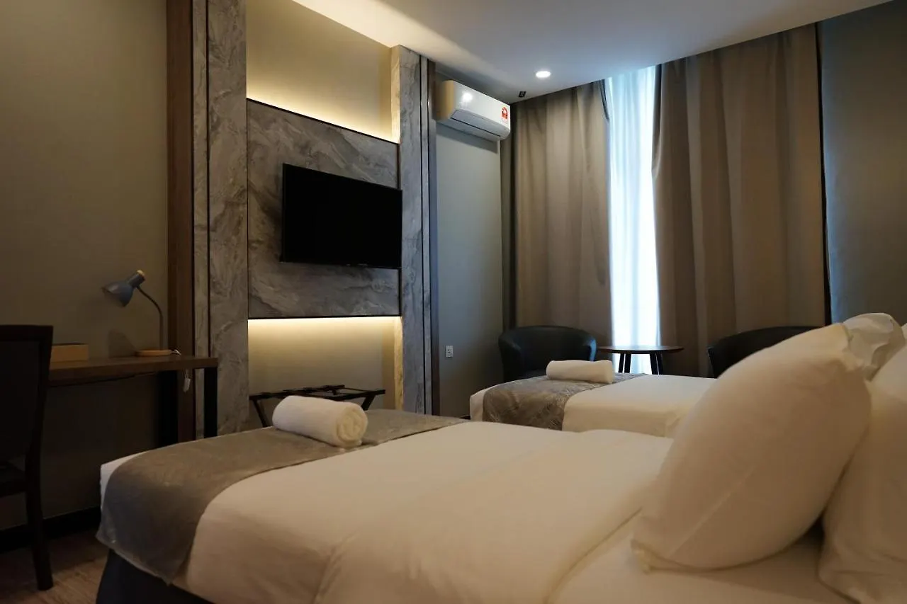 Hotel 17 كوتا كينابالو