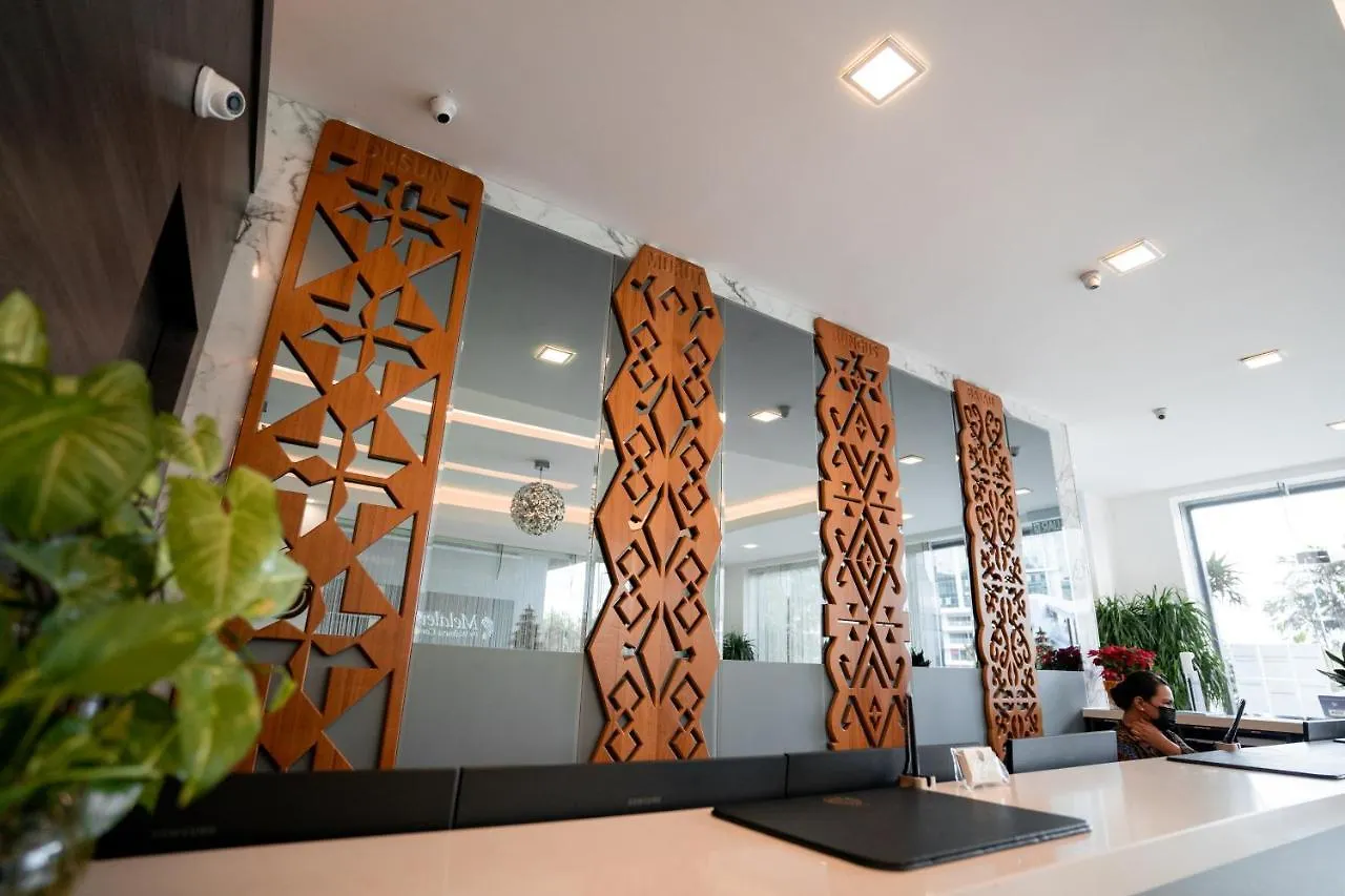 Hotel 17 Kota Kinabalu 3*,